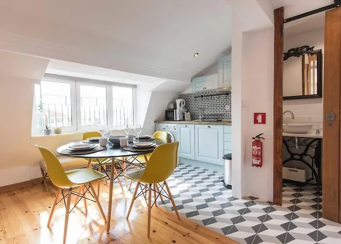 Sunny Studio In Center Apartament Lizbona