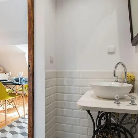 Sunny Studio In Center Apartment Lisbon