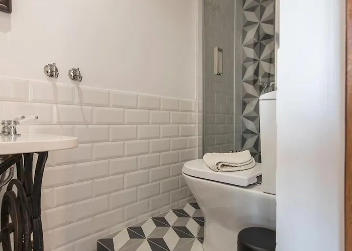 Sunny Studio In Center *